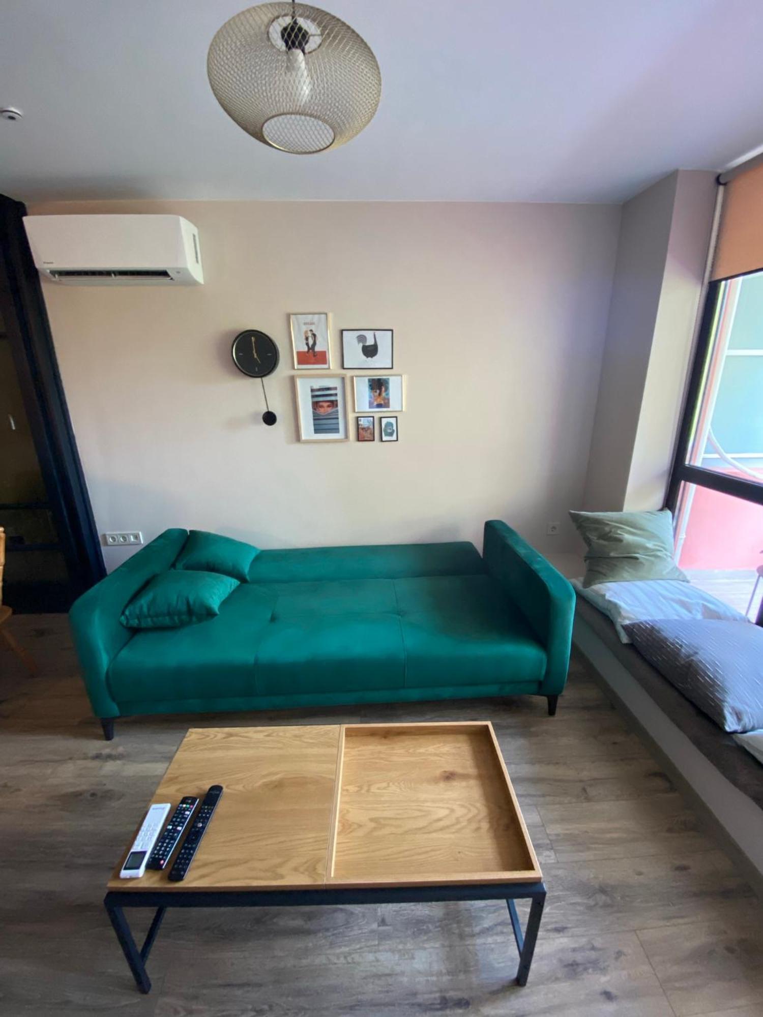 Lovely 1 Bedroom Apartment In The Heart Of Varna Exterior photo
